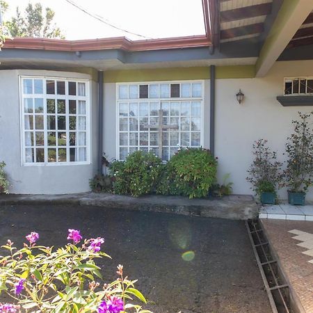 Hostel Bouganvilia Bed And Breakfast San Ramón エクステリア 写真