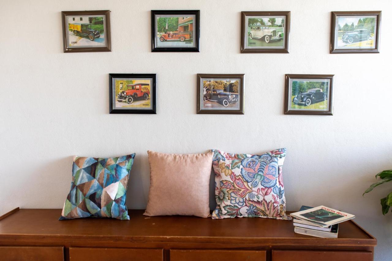 Hostel Bouganvilia Bed And Breakfast San Ramón エクステリア 写真