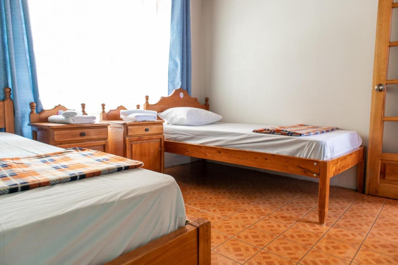 Hostel Bouganvilia Bed And Breakfast San Ramón エクステリア 写真